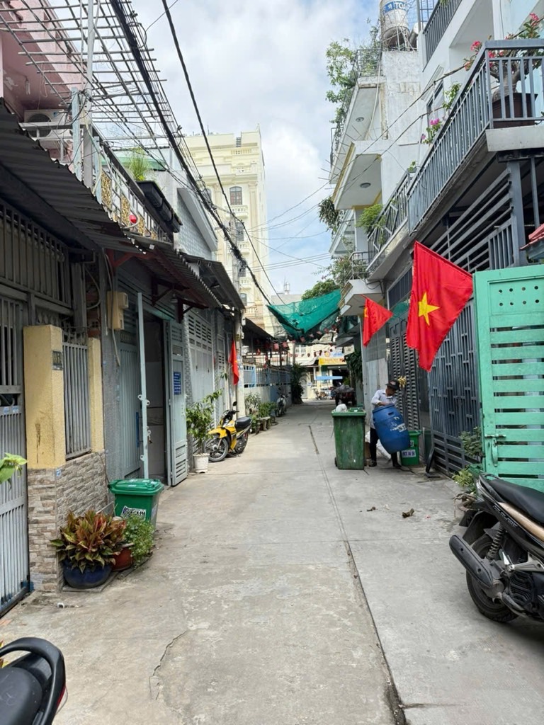 Bán nhà  2 tầng hẻm xe Hơi Tân Thới Hiệp, Quận 12